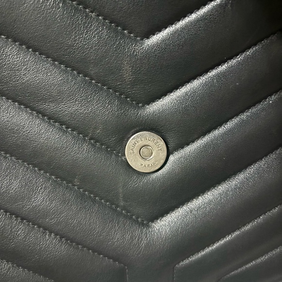 Saint Laurent
Loulou Small Shoulder Bag in Quilted Leather - Picture 3 of 12